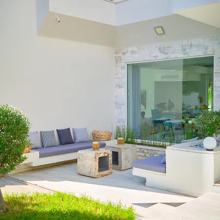 Luxury Villa With Pool, Bbq & Garden In Vouliagmeni Athen Exterior foto