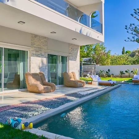 Luxury Villa With Pool, Bbq & Garden In Vouliagmeni Athen Exterior foto