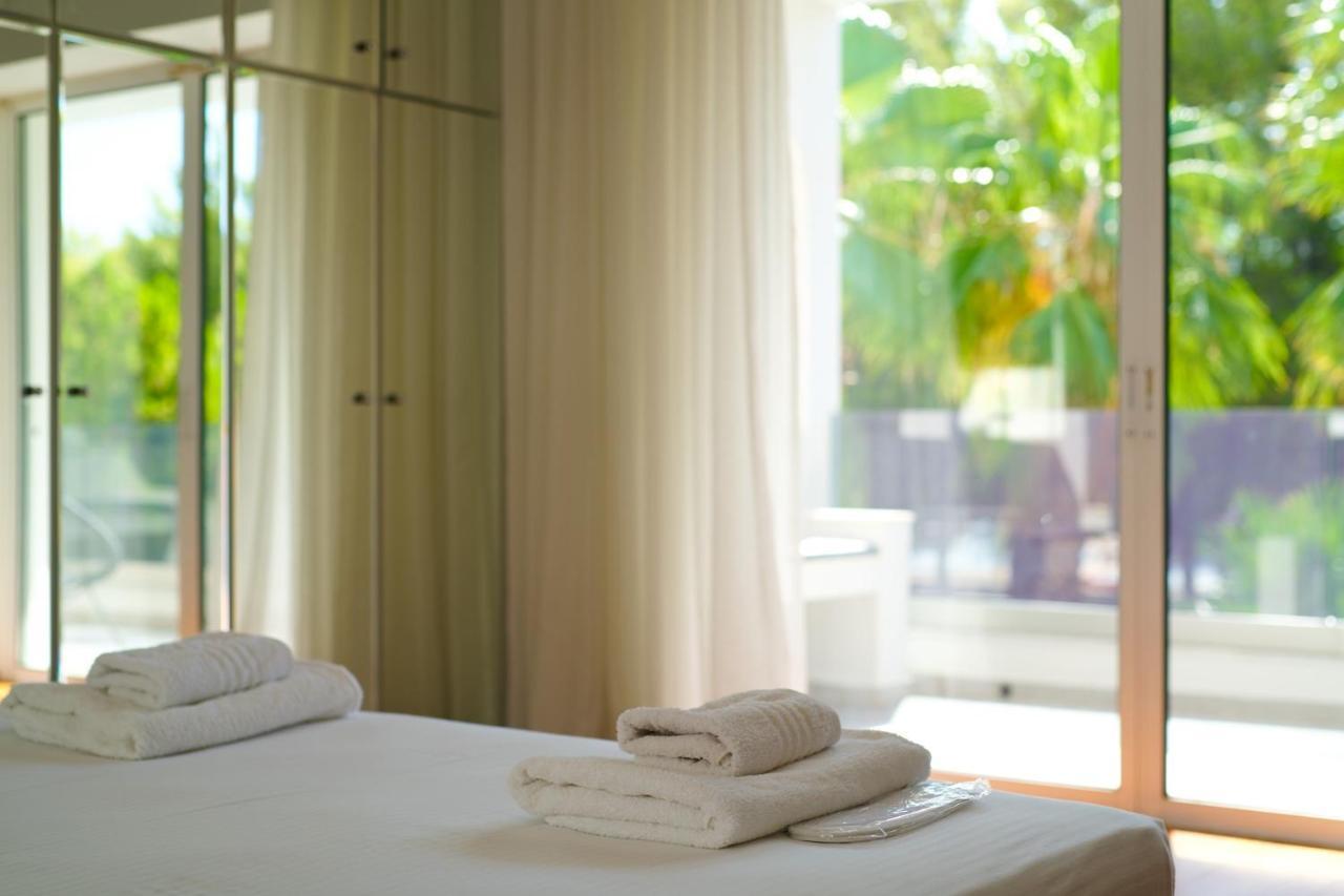 Luxury With Pool, Bbq & Garden In Vouliagmeni 別墅