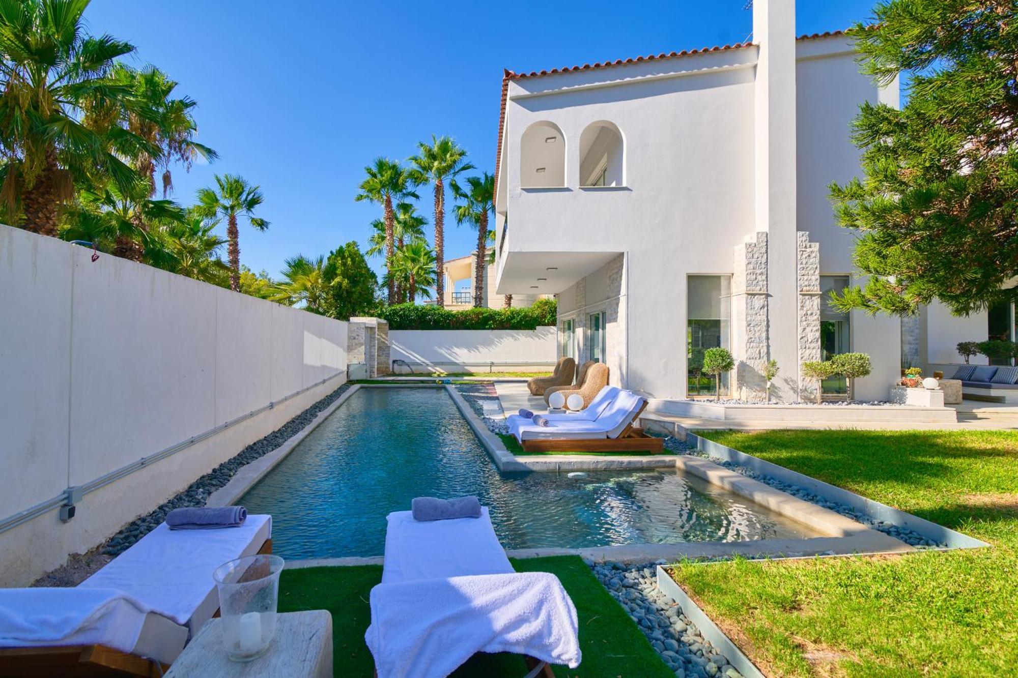 Luxury With Pool, Bbq & Garden In Vouliagmeni