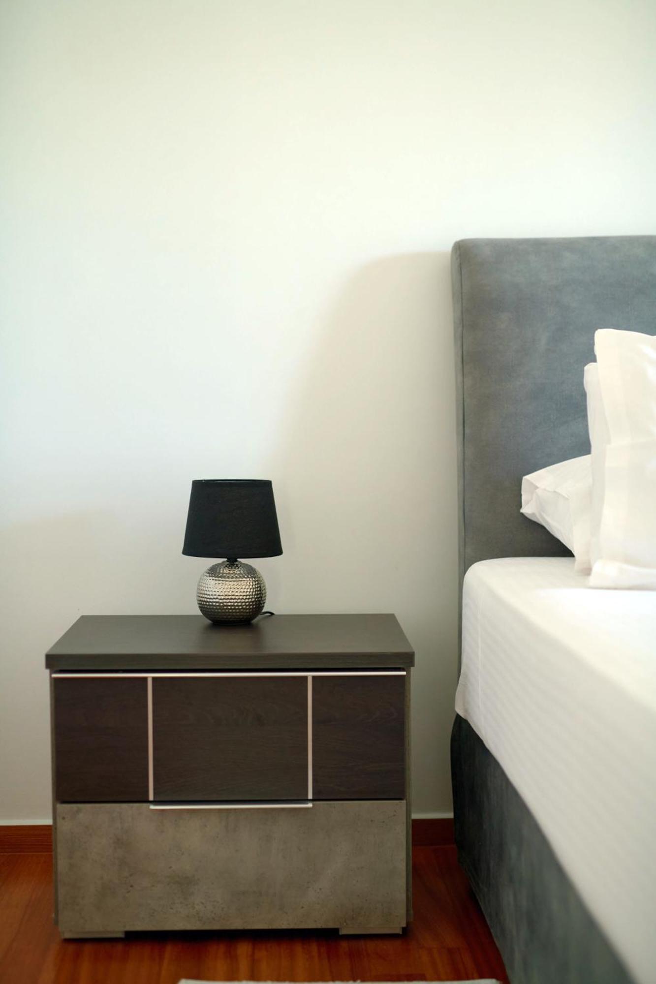 Luxury With Pool, Bbq & Garden In Vouliagmeni * 雅典