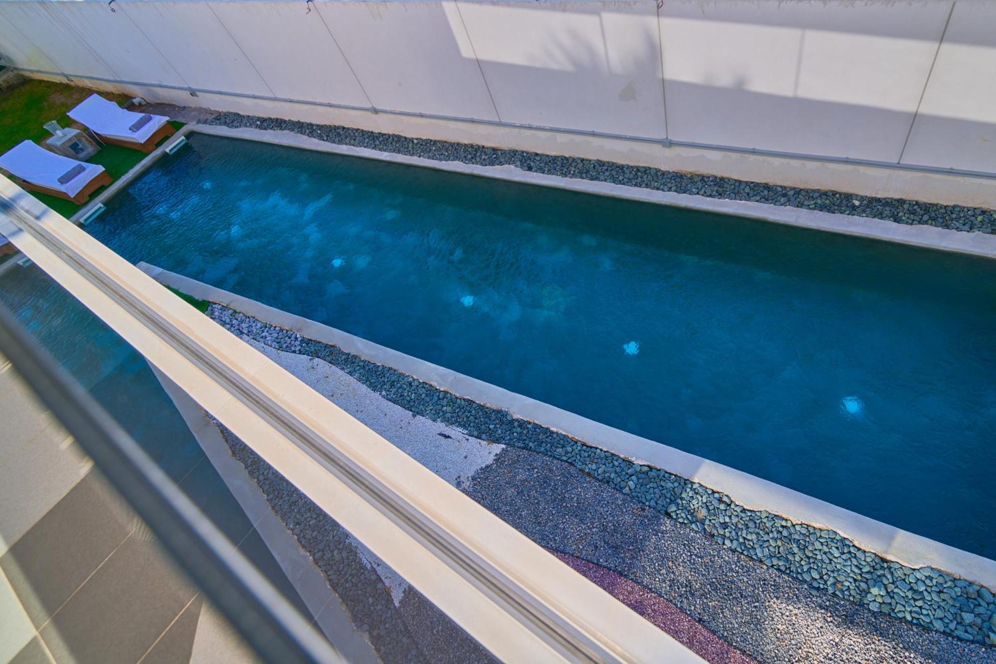 Luxury With Pool, Bbq & Garden In Vouliagmeni 雅典