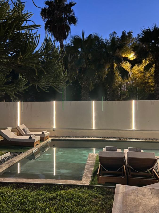 Villa Luxury With Pool, Bbq & Garden In Vouliagmeni