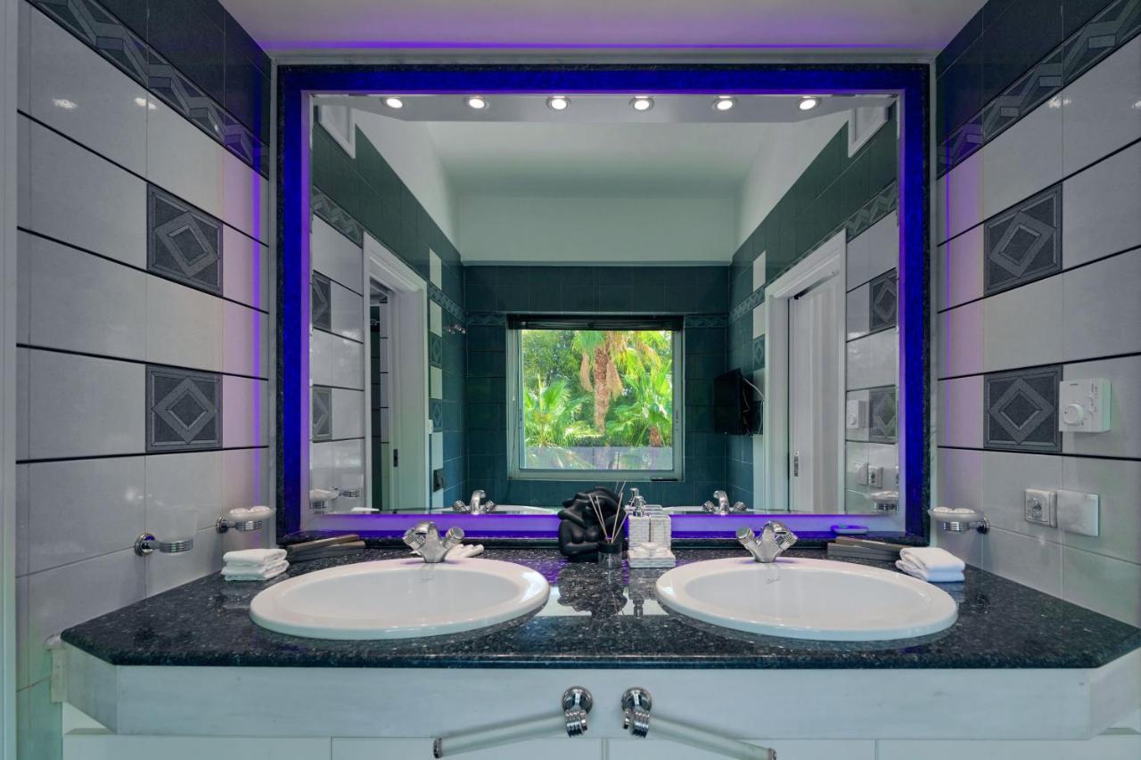 Luxury With Pool, Bbq & Garden In Vouliagmeni Athens
