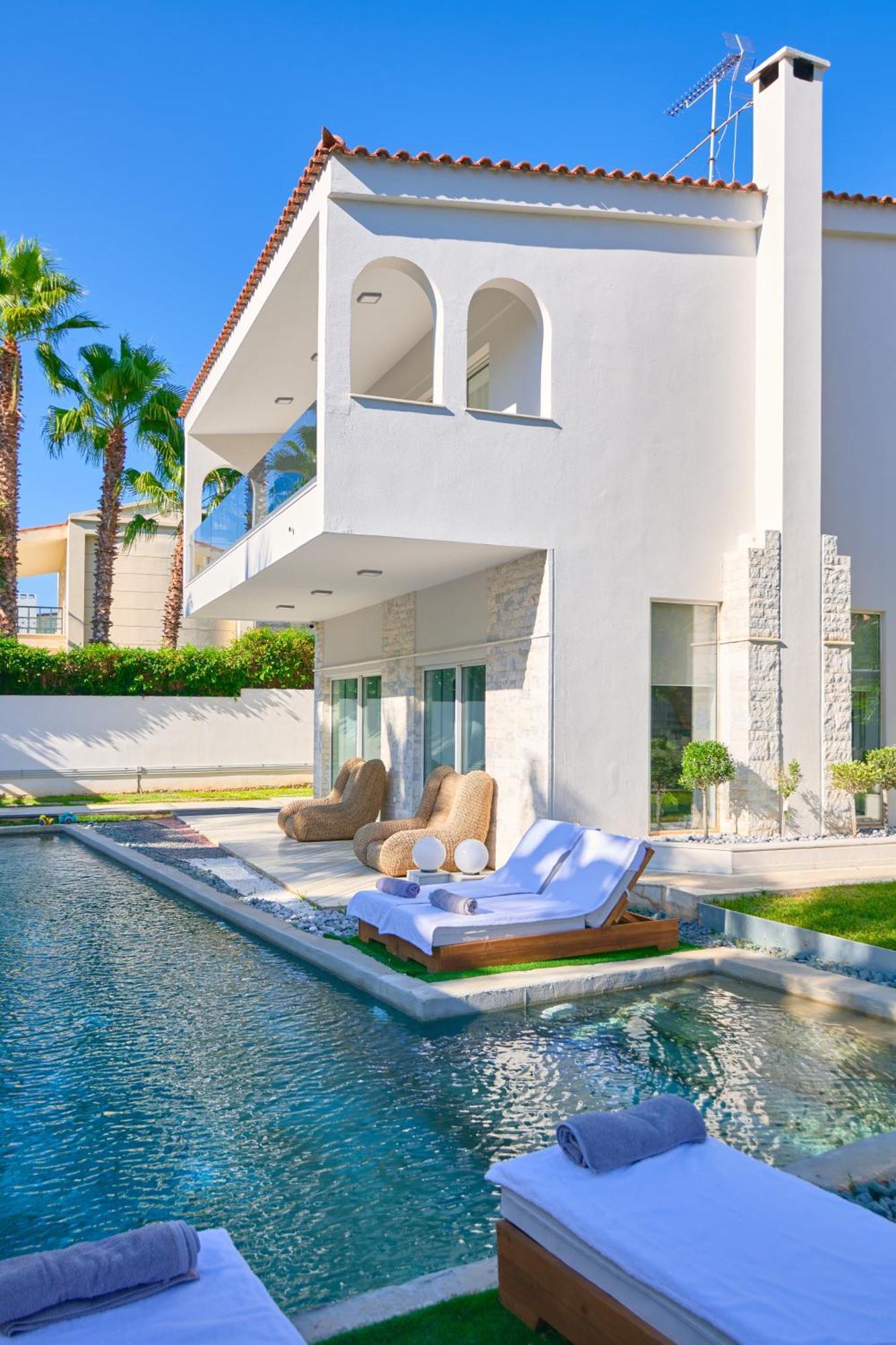Luxury With Pool, Bbq & Garden In Vouliagmeni Villa *