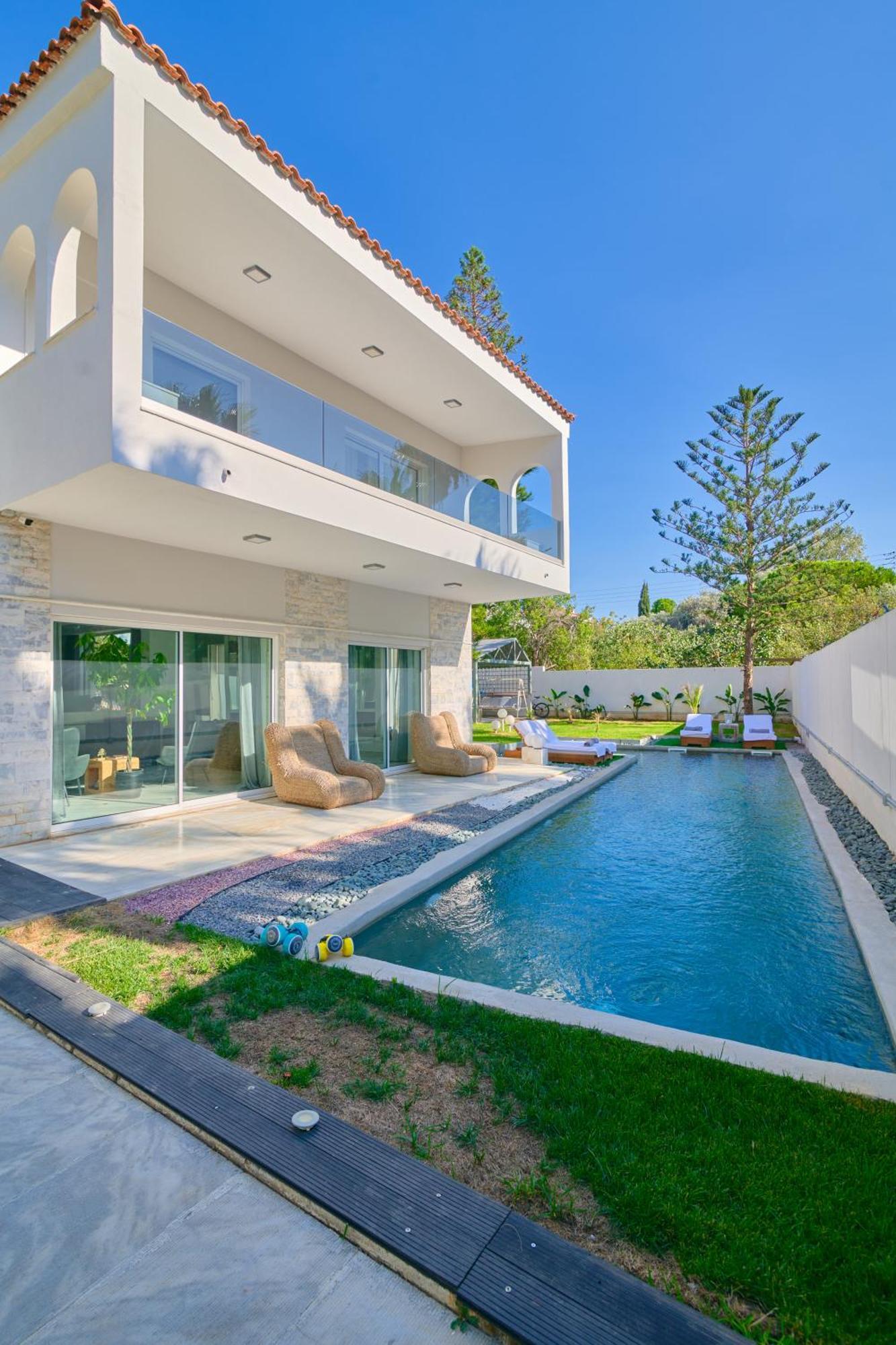Luxury With Pool, Bbq & Garden In Vouliagmeni Athens