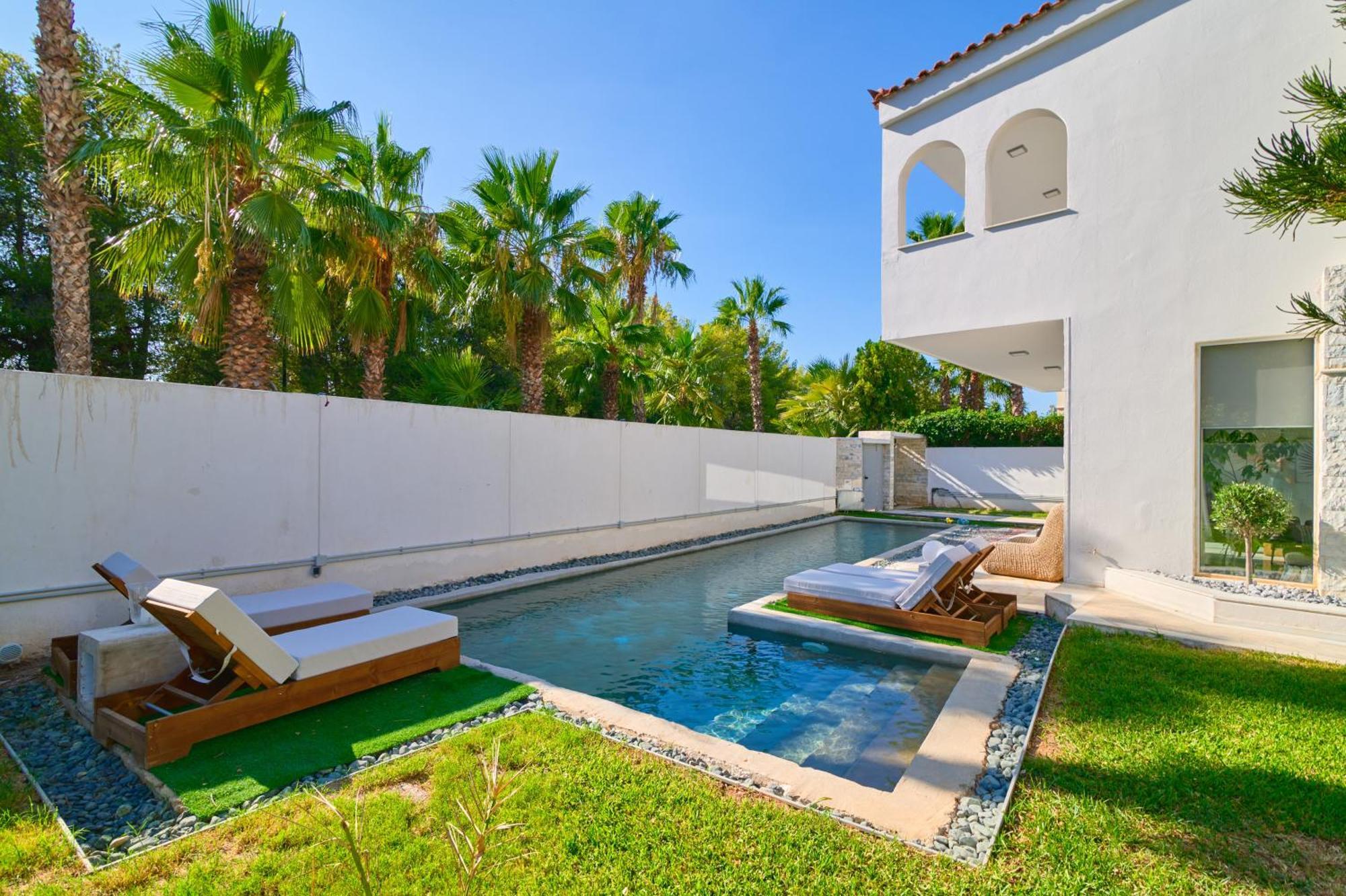 Luxury With Pool, Bbq & Garden In Vouliagmeni * Athens