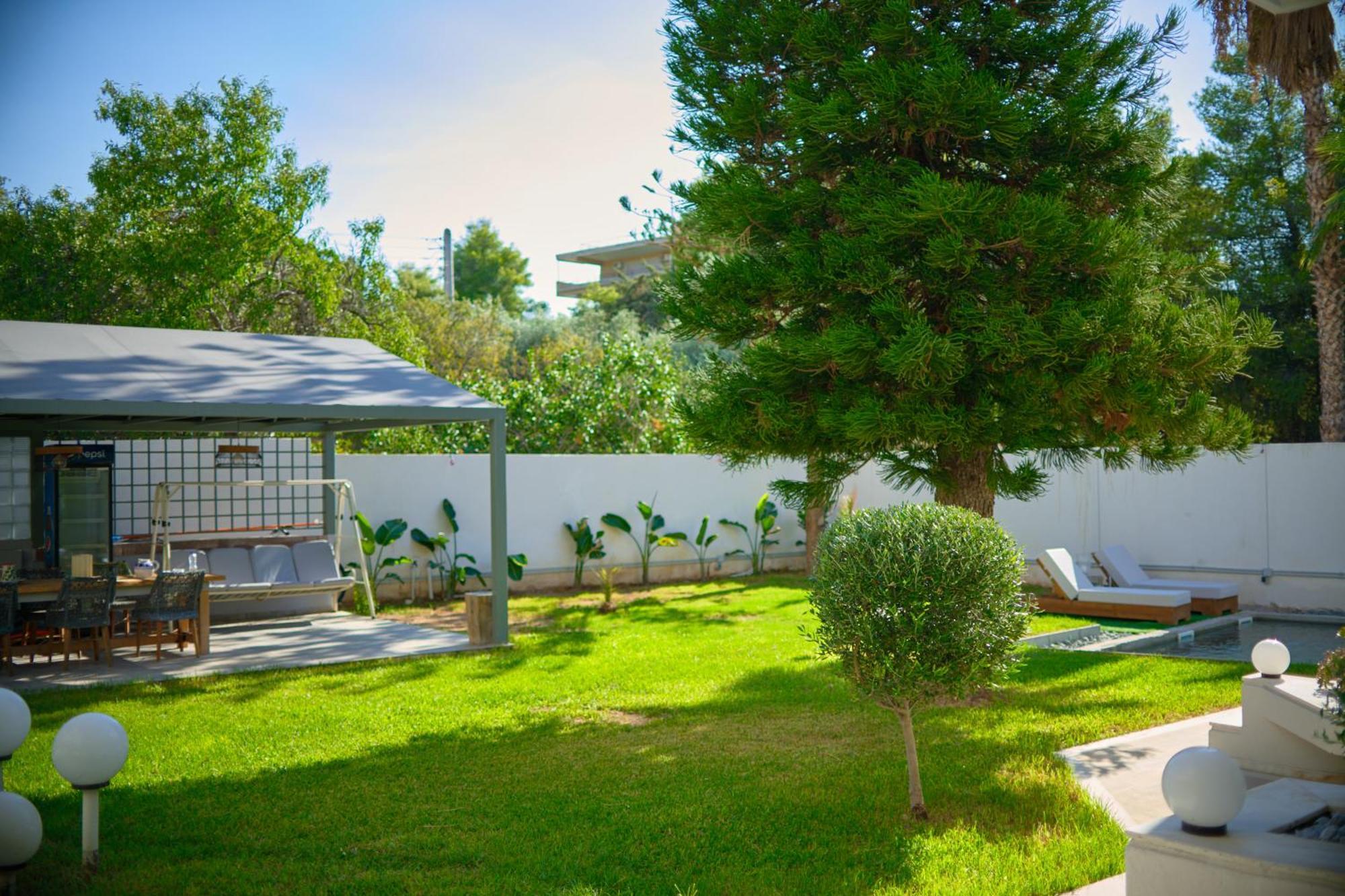 Luxury With Pool, Bbq & Garden In Vouliagmeni Villa