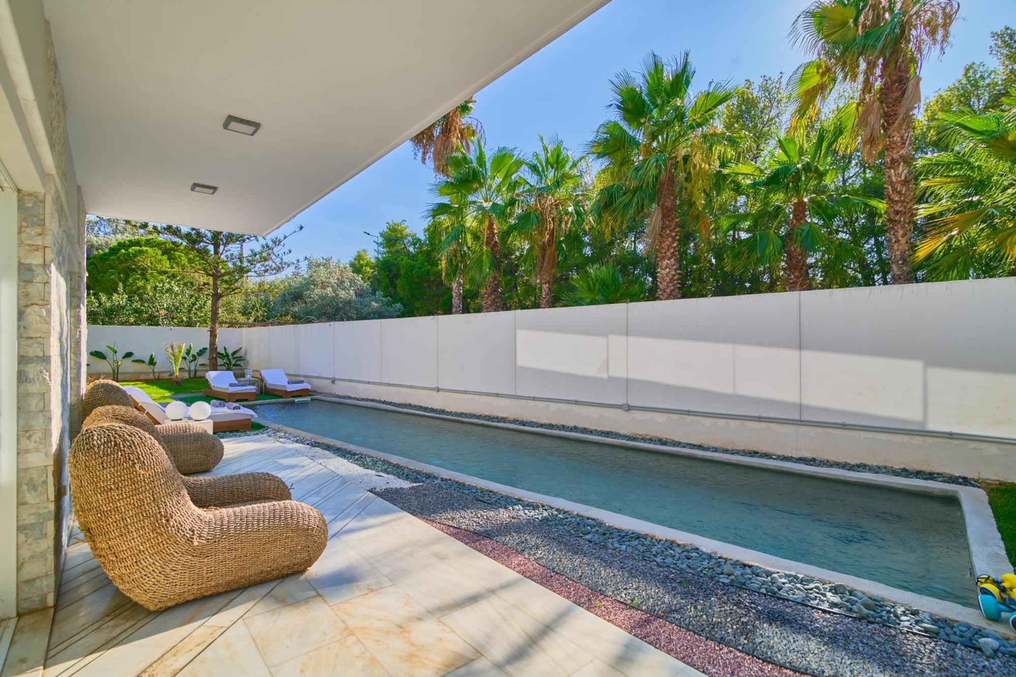 Luxury With Pool, Bbq & Garden In Vouliagmeni * Athens