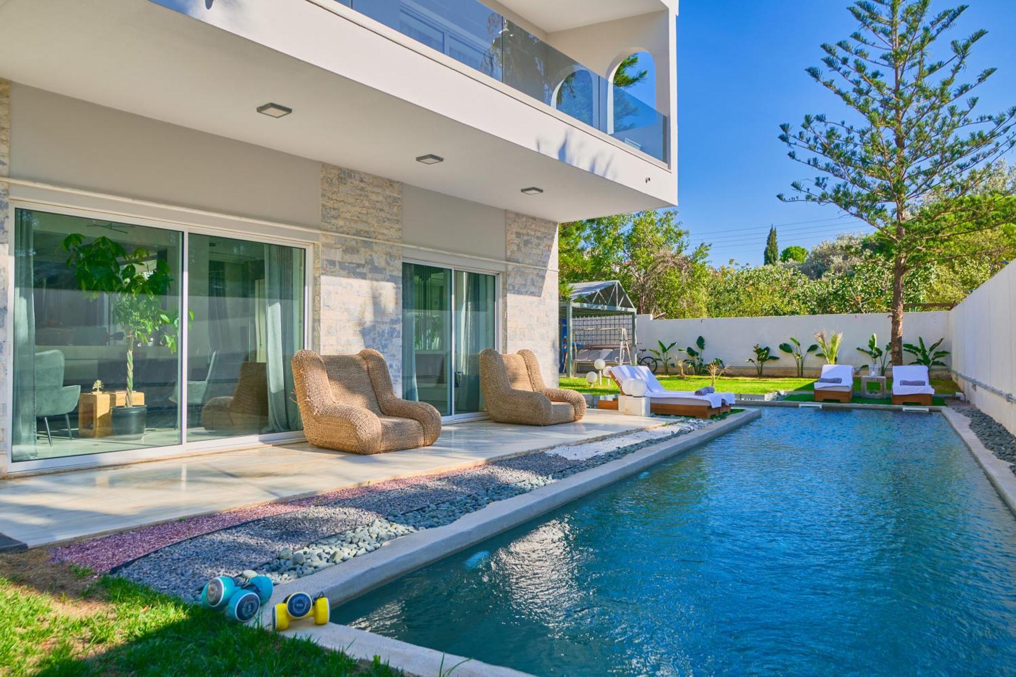 Villa Luxury With Pool, Bbq & Garden In Vouliagmeni *