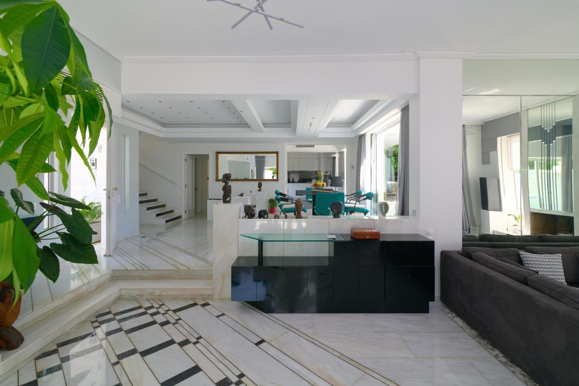 Luxury With Pool, Bbq & Garden In Vouliagmeni Villa