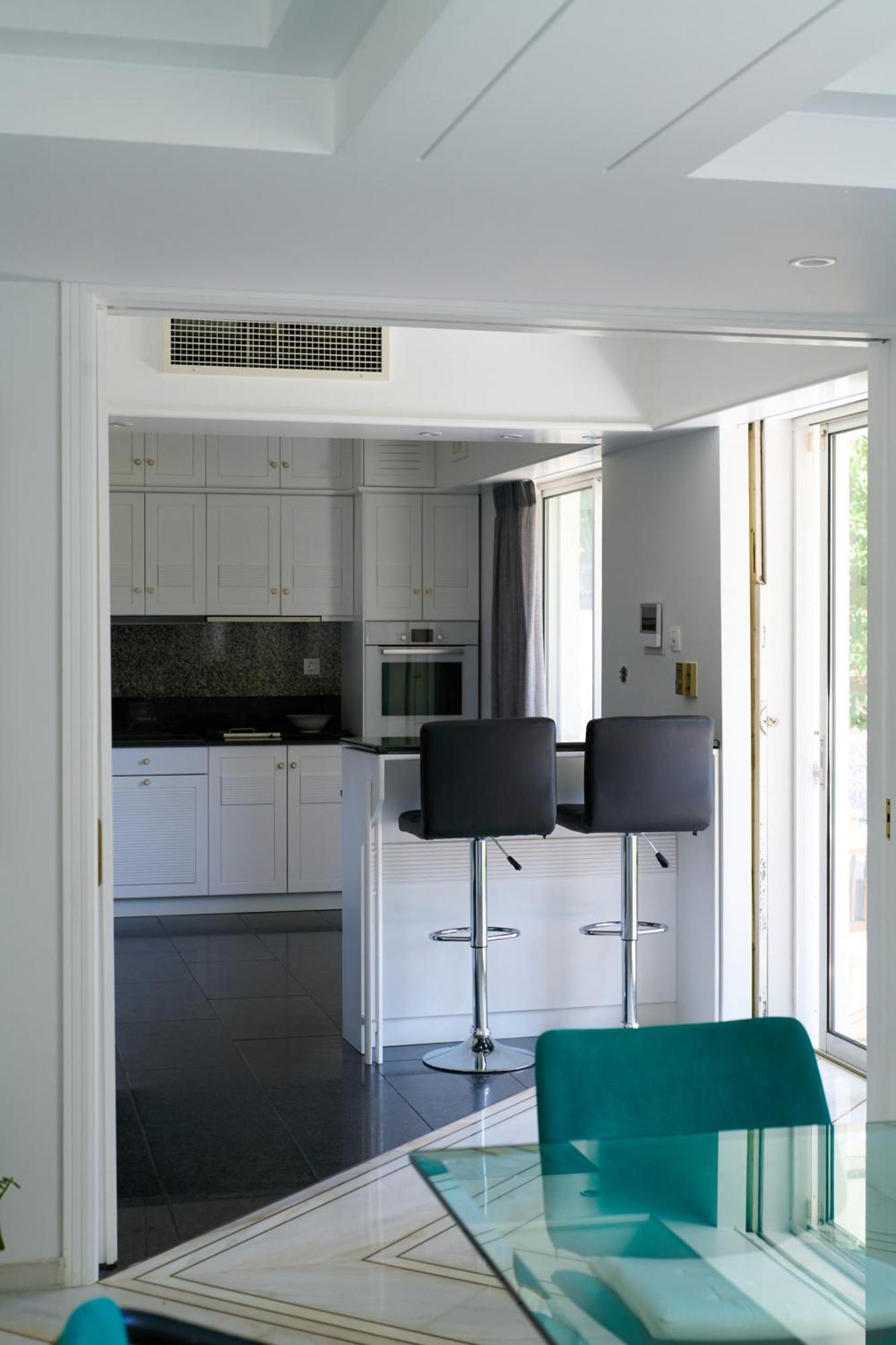 Luxury With Pool, Bbq & Garden In Vouliagmeni