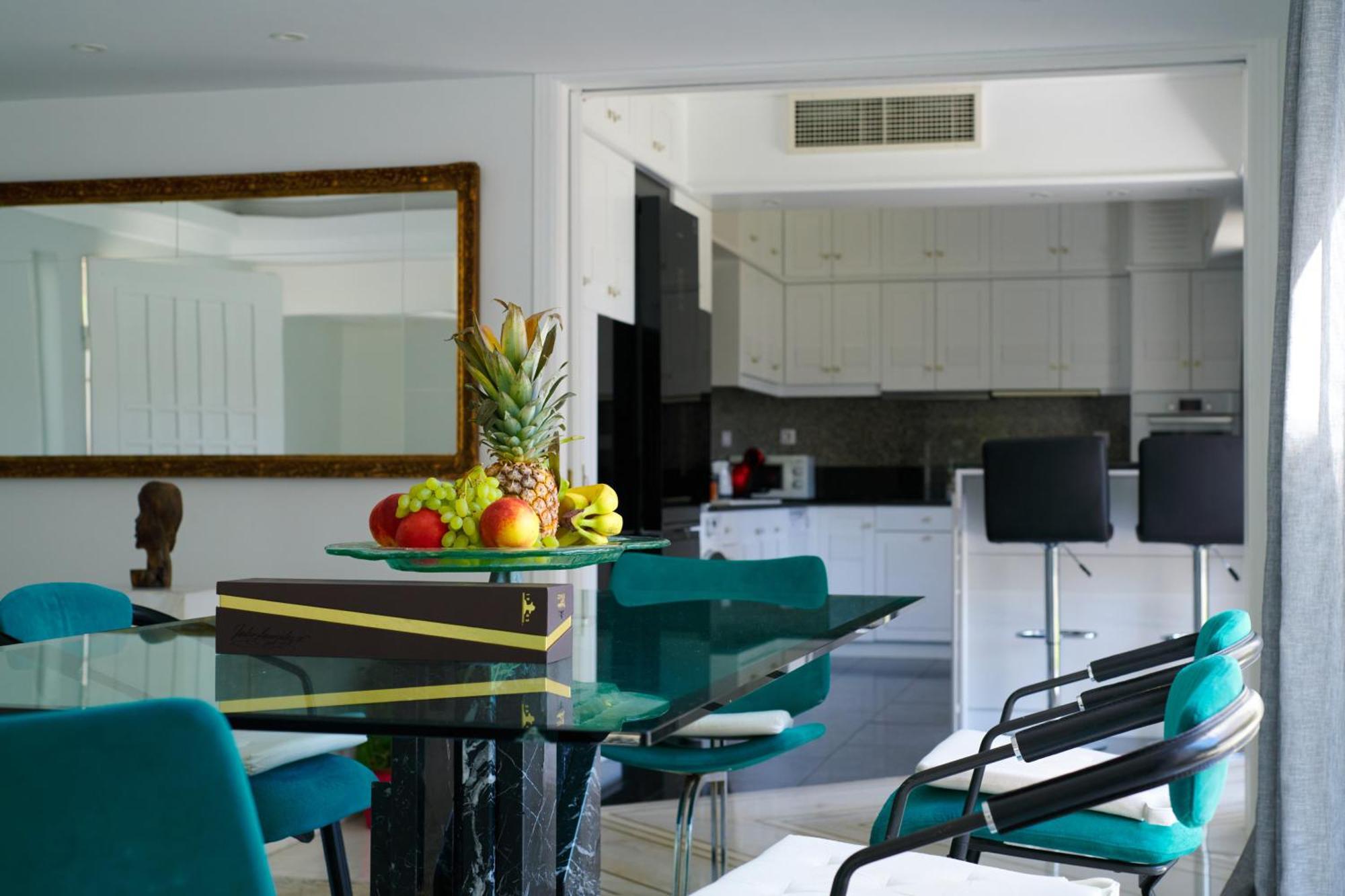 Luxury With Pool, Bbq & Garden In Vouliagmeni Villa