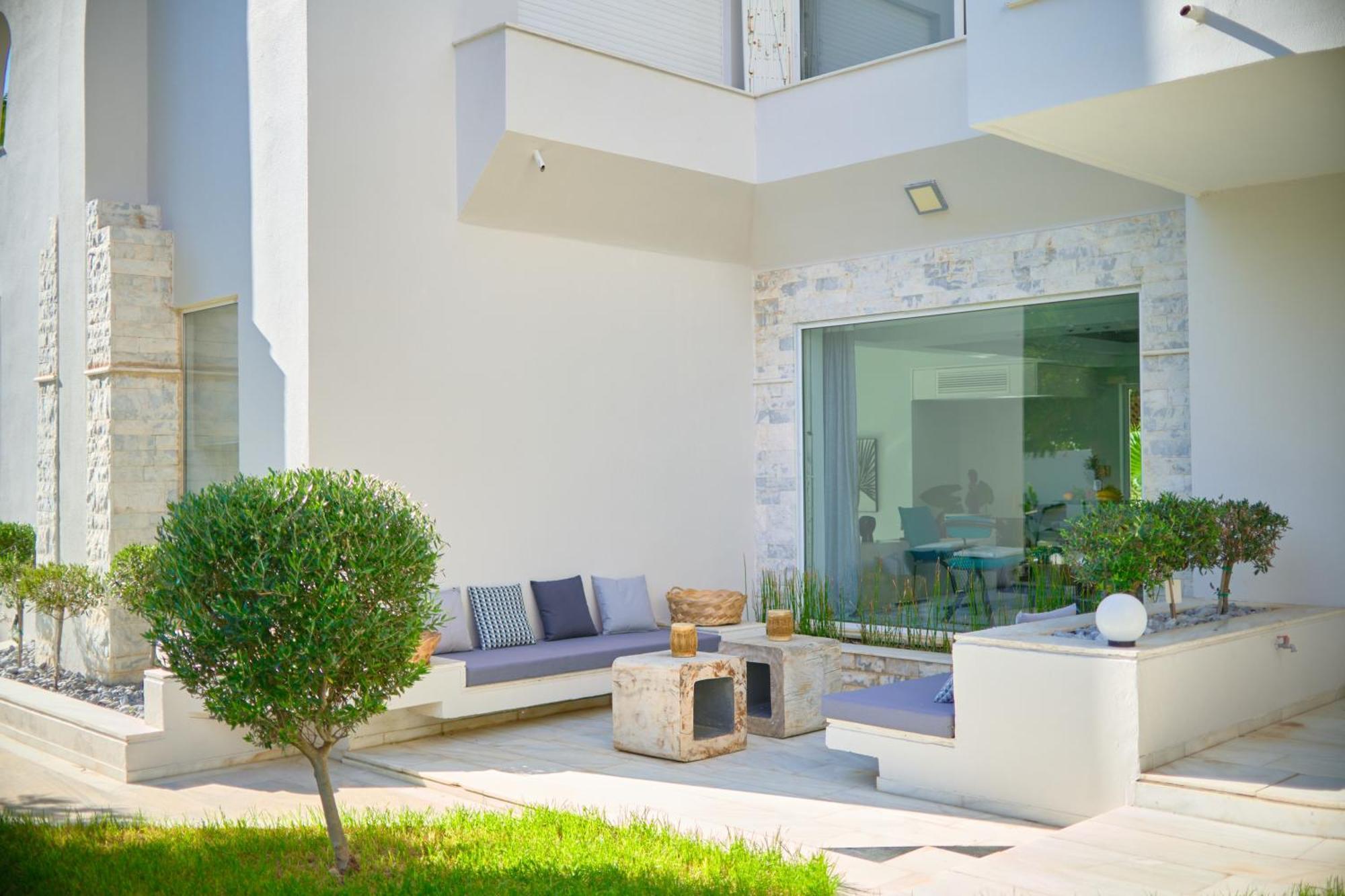 Luxury With Pool, Bbq & Garden In Vouliagmeni Villa