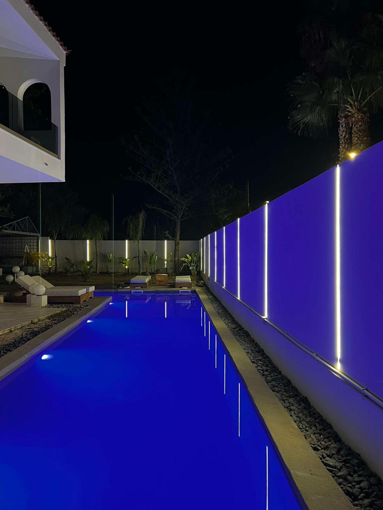 Villa Luxury With Pool, Bbq & Garden In Vouliagmeni Athens