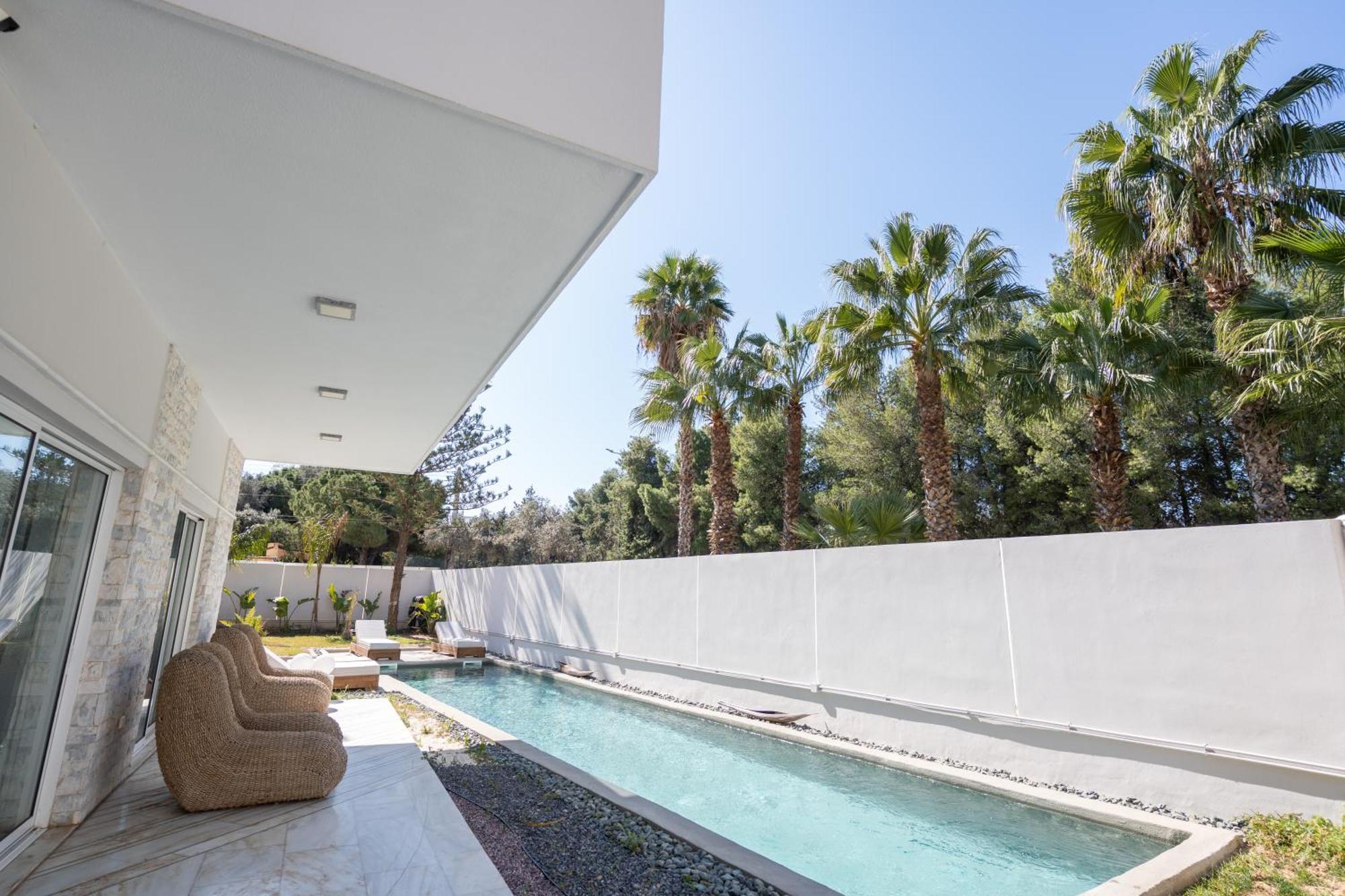 Villa Luxury With Pool, Bbq & Garden In Vouliagmeni