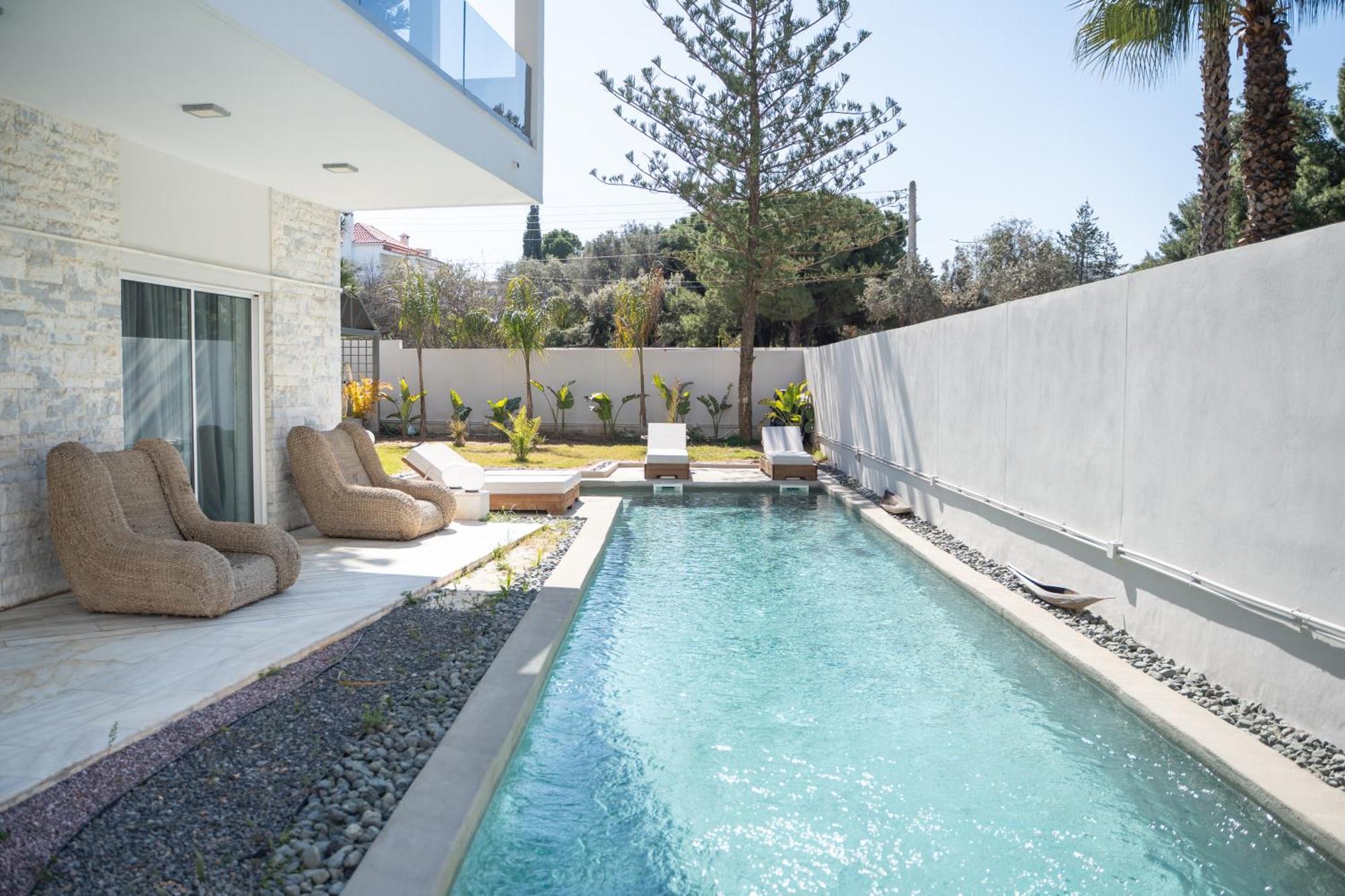 Villa Luxury With Pool, Bbq & Garden In Vouliagmeni *