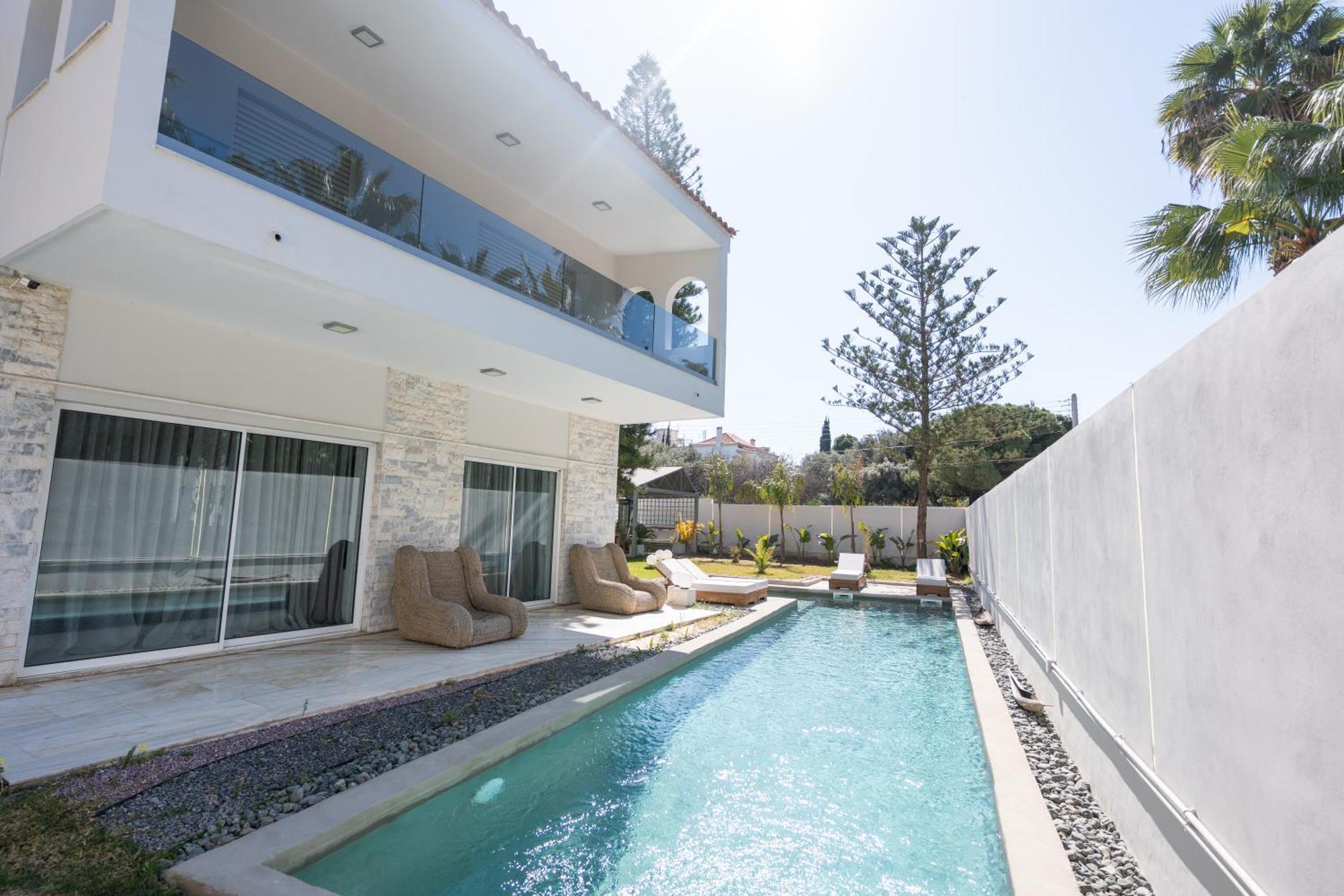 Luxury With Pool, Bbq & Garden In Vouliagmeni Villa Athens