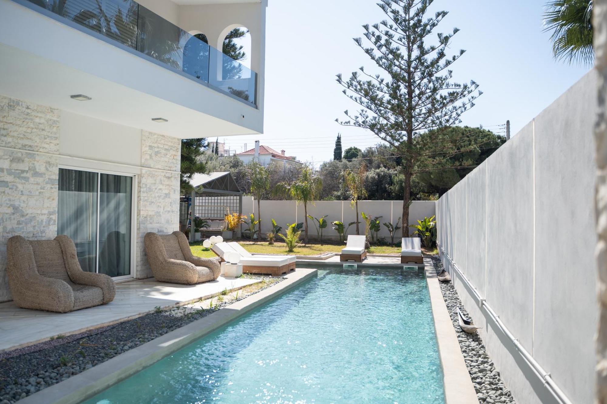 Luxury With Pool, Bbq & Garden In Vouliagmeni Villa Athens
